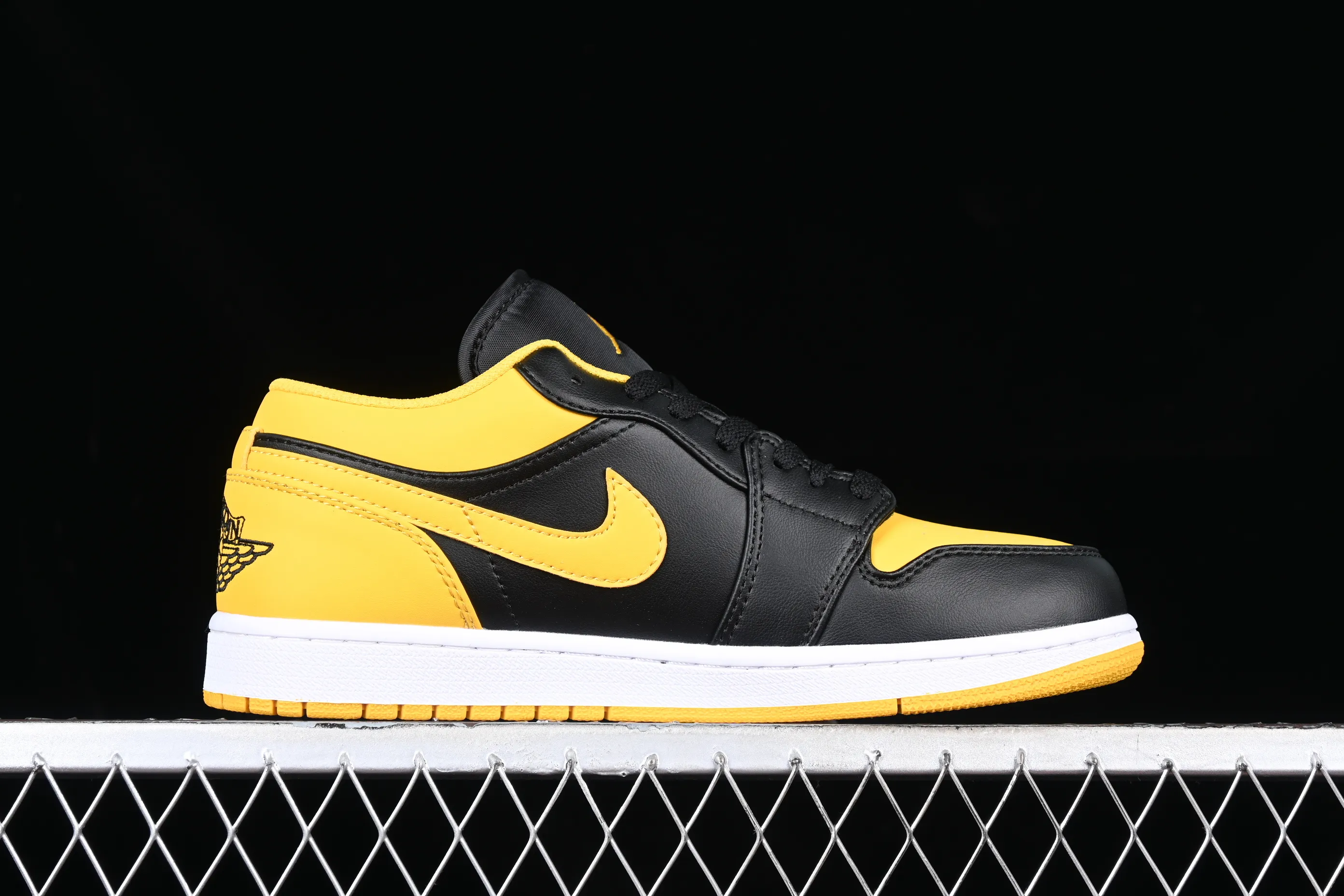 All categories Air Jordan Jordan series basketball shoes Air Jordan 1 Low Z version Air Jordan 1 Low OG "Yellow Ocher" AJ1 Joe 1 black and yellow low-top cultural casual sneakers 553558-072